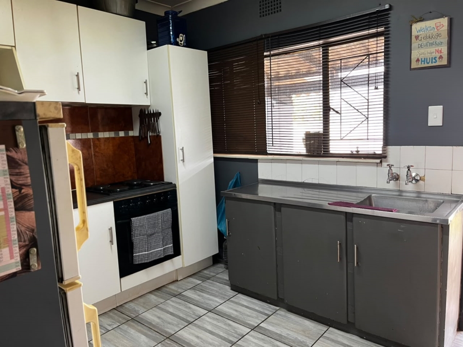 3 Bedroom Property for Sale in Roosheuwel North West